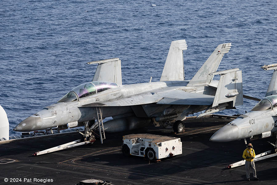 F/A-18F a/c-114 VFA-32